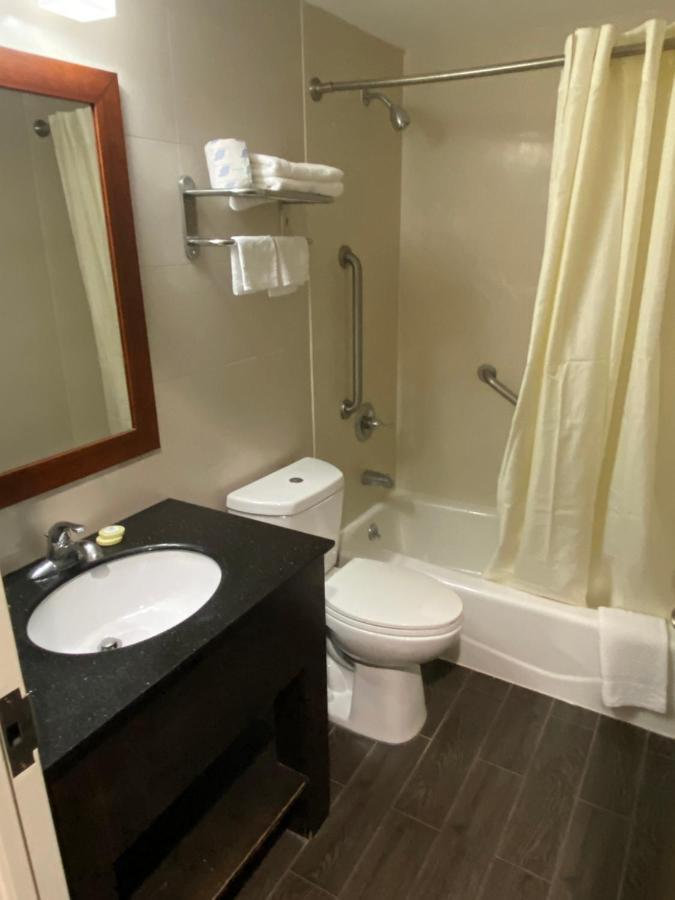 Hotel Jamaica Plaza New York Exterior foto